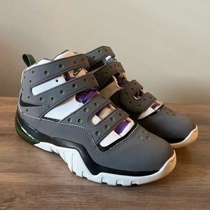 Nike Men’s Air Zoom Sharkley. Size 9